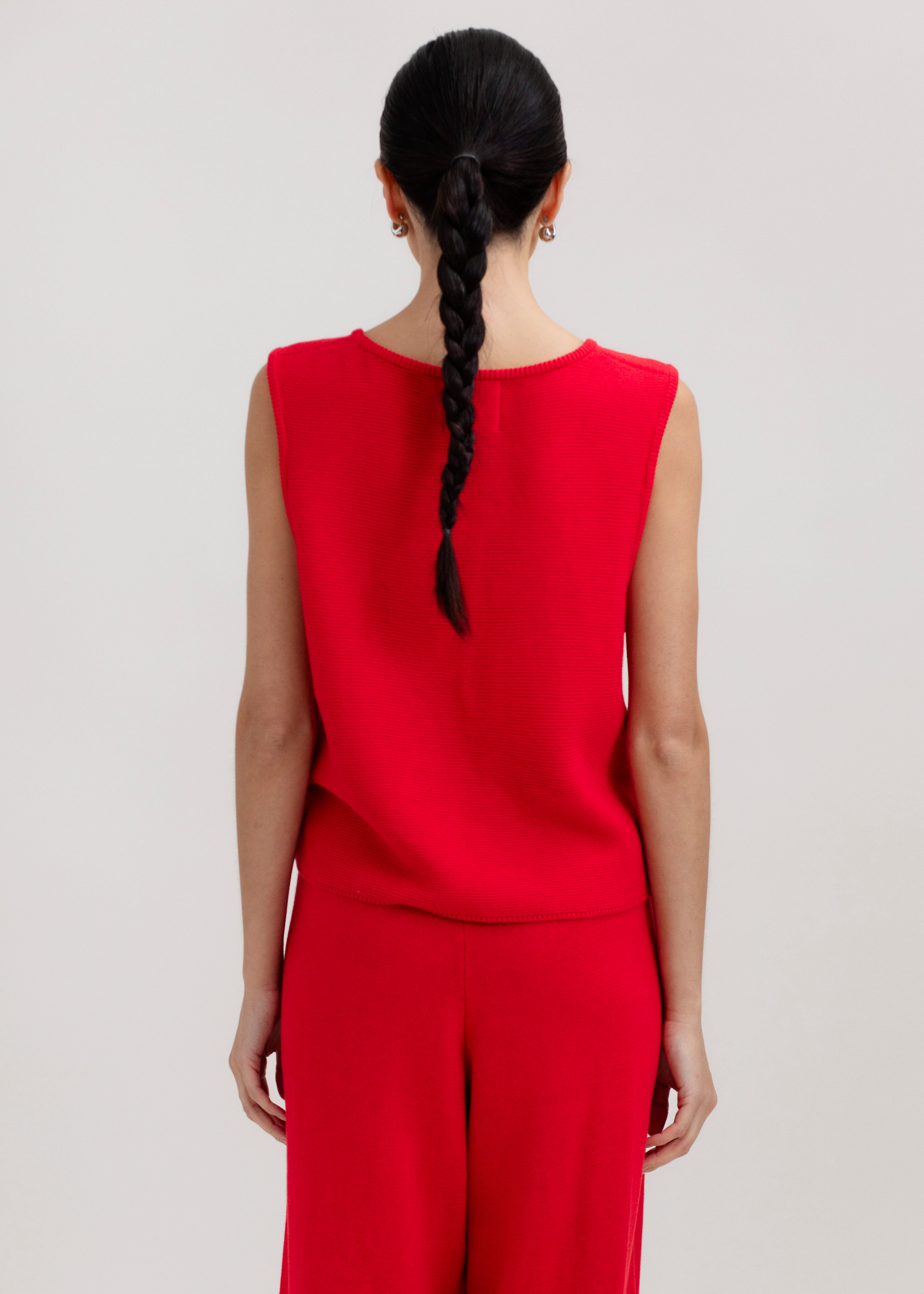 The Luzia Vest in Cerise