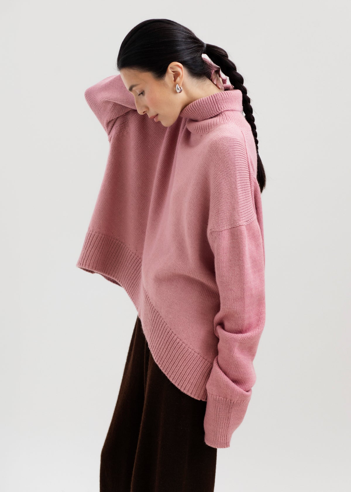Cedar Sweater in Soft Blush, oversized baby alpaca turtleneck sweater by Ahblo, worn by model