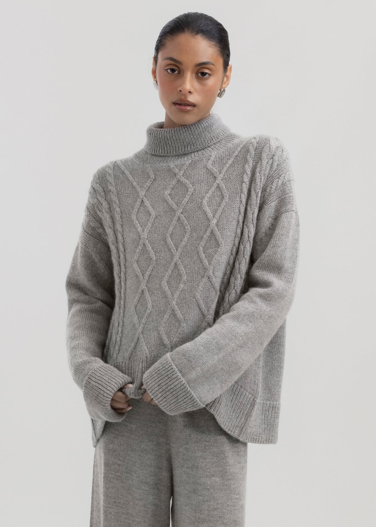 The Sierra Cable Knit in Mist Grey