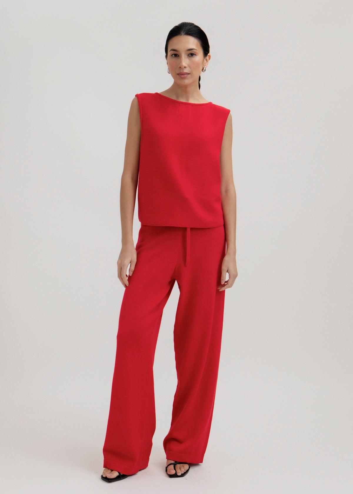 The Luzia Vest in Cerise